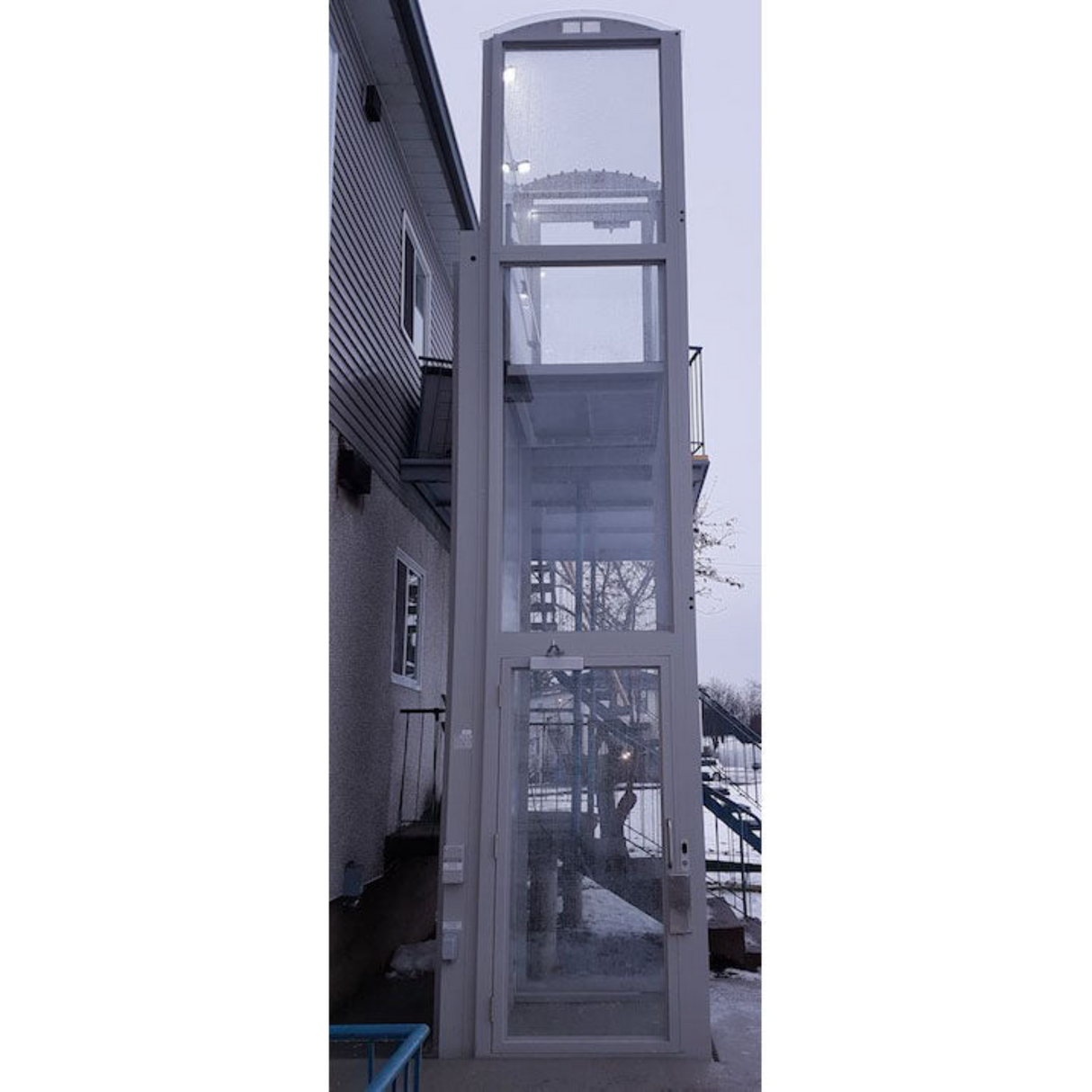 AmeriGlide - Hercules 750 Commercial Enclosed Vertical Platform Lift