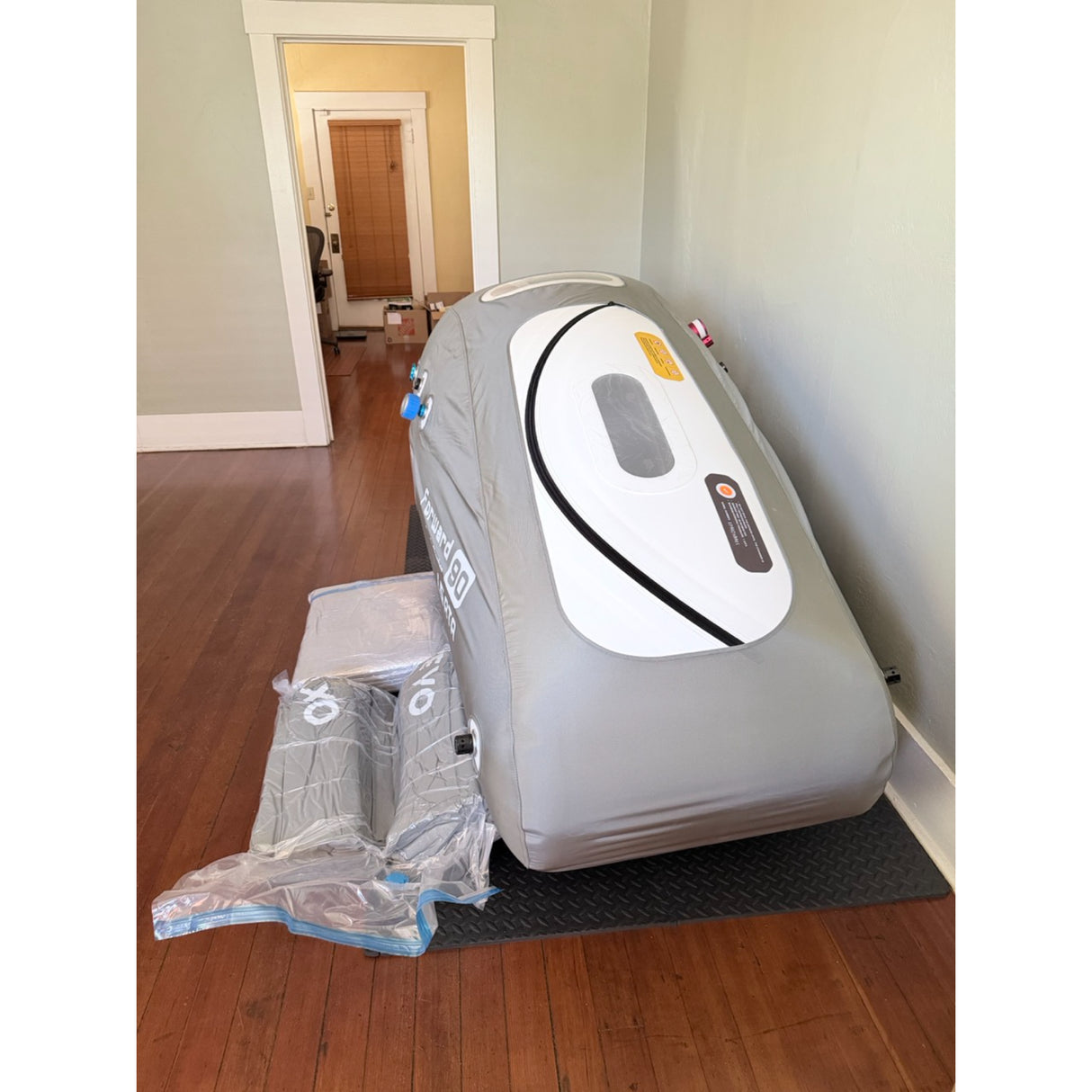 *Pre-Owned*OXYREVO Forward90 1.5 ATA Portable Sitting Hyperbaric Chamber